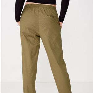 Mid rise Cuffed Chino